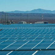 Proyecto de baterías busca frenar la pérdida de energía solar en Chile