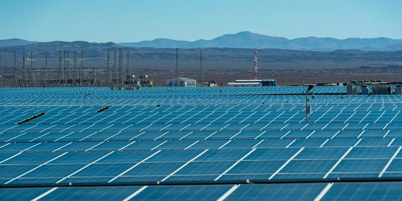 Proyecto de baterías busca frenar la pérdida de energía solar en Chile
